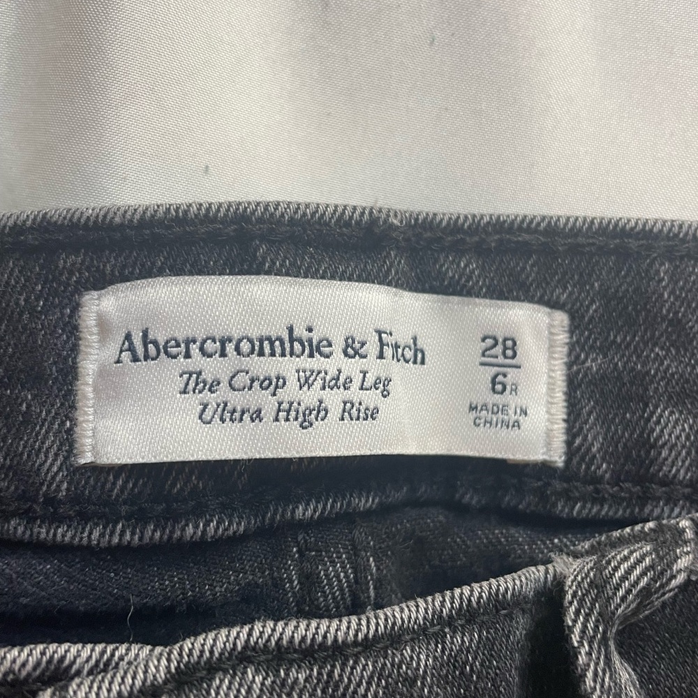 Abercrombie The Crop Ultra High Rise Wide Leg Jeans